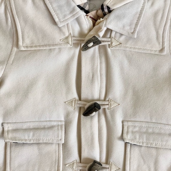 Baby Burberry coat. - Picture 4 of 7